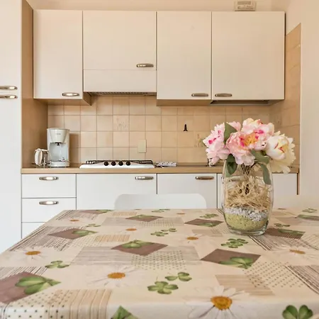 Apartment Da Costanza Montagna Piano Terra 2 Malcesine